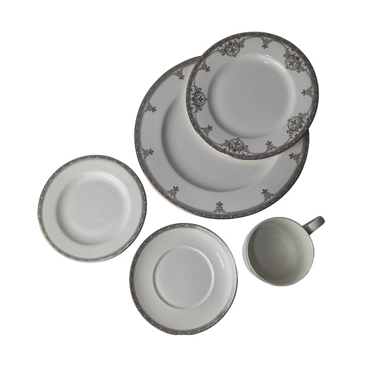 Oneida Heirloom Collection 5 Piece Place Setting
